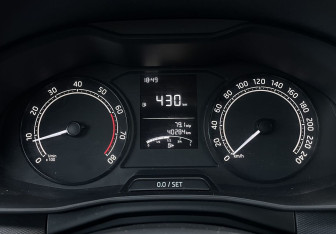 Подержанный автомобиль Skoda Rapid Liftback 2021 года (12 фото)