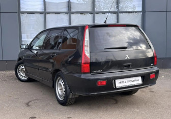 Подержанный автомобиль Mitsubishi Lancer Wagon 2007 года (4 фото)