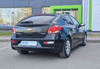Подержанный автомобиль Chevrolet Cruze Hatchback 2013 года (6 фото)