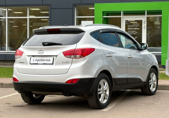 Подержанный автомобиль Hyundai ix35 2011 года (5 фото)