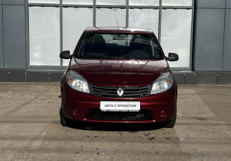 Подержанный автомобиль Renault Sandero 2011 года (2 фото)