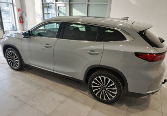 Подержанный автомобиль Exeed TXL 2022 года (10 фото)