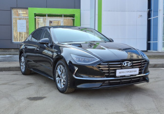 Подержанный автомобиль Hyundai Sonata 2019 года (3 фото)