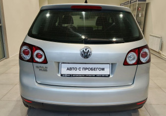 Подержанный автомобиль Volkswagen Golf Plus 2008 года (6 фото)