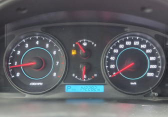 Подержанный автомобиль Chevrolet Captiva 2012 года (13 фото)