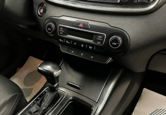 Подержанный автомобиль Kia Sorento 2018 года (12 фото)