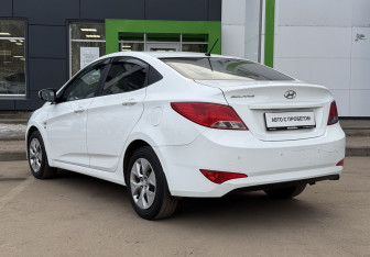 Подержанный автомобиль Hyundai Solaris Sedan 2016 года (7 фото)