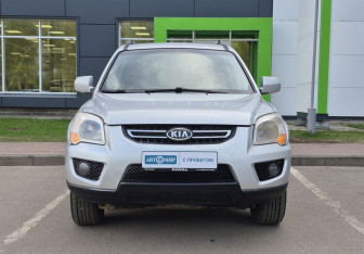 Подержанный автомобиль Kia Sportage 2010 года (2 фото)