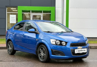 Подержанный автомобиль Chevrolet Aveo Sedan 2013 года (2 фото)