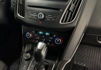Подержанный автомобиль Ford Focus Wagon 2018 года (14 фото)