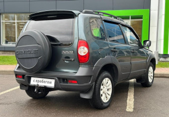 Подержанный автомобиль Chevrolet Niva 2012 года (5 фото)