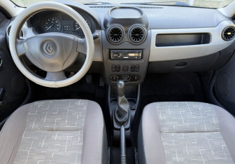 Подержанный автомобиль Renault Logan Sedan 2014 года (9 фото)