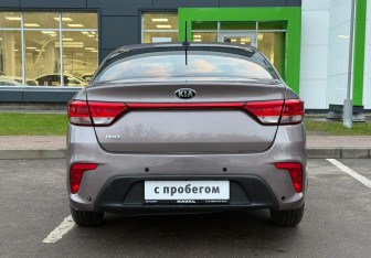 Подержанный автомобиль Kia Rio Sedan 2018 года (6 фото)