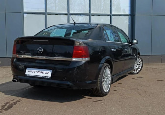 Подержанный автомобиль Opel Vectra Sedan 2006 года (6 фото)