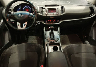 Подержанный автомобиль Kia Sportage 2011 года (11 фото)