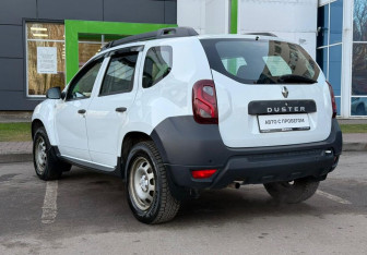 Подержанный автомобиль Renault Duster 2020 года (7 фото)