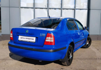 Подержанный автомобиль Skoda Octavia Liftback 2008 года (6 фото)
