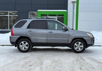 Подержанный автомобиль Kia Sportage 2009 года (4 фото)
