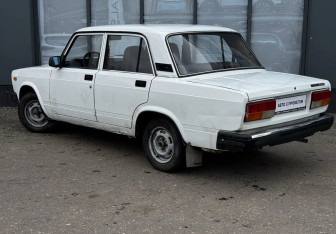 Подержанный автомобиль LADA (ВАЗ) 2107 2010 года (8 фото)