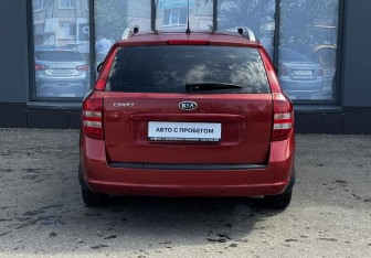 Подержанный автомобиль Kia Ceed Wagon 2009 года (7 фото)