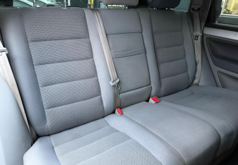 Подержанный автомобиль Volkswagen Touareg 2004 года (10 фото)