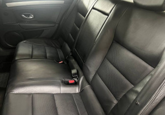 Подержанный автомобиль Renault Laguna Liftback 2008 года (10 фото)