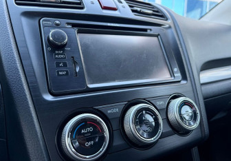 Подержанный автомобиль Subaru XV 2014 года (15 фото)