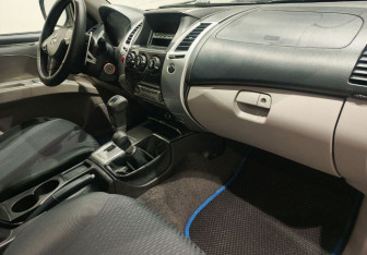 Подержанный автомобиль Mitsubishi Pajero Sport 2010 года (11 фото)