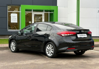 Подержанный автомобиль Kia Cerato Sedan 2016 года (7 фото)