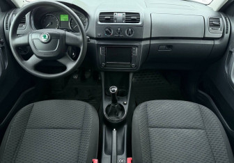 Подержанный автомобиль Skoda Fabia Hatchback 2012 года (9 фото)