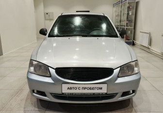 Подержанный автомобиль Hyundai Accent Sedan 2004 года (3 фото)