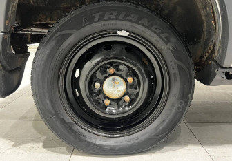 Подержанный автомобиль Chevrolet Niva 2010 года (9 фото)