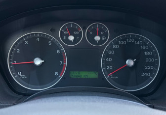 Подержанный автомобиль Ford Focus Sedan 2007 года (12 фото)