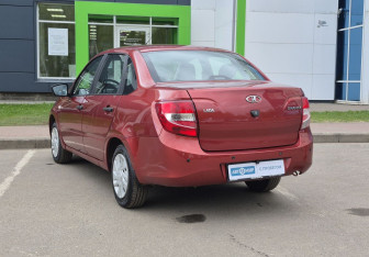 Подержанный автомобиль LADA (ВАЗ) Granta Sedan 2017 года (7 фото)