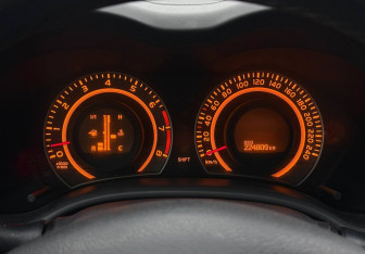 Подержанный автомобиль Toyota Corolla Sedan 2007 года (12 фото)