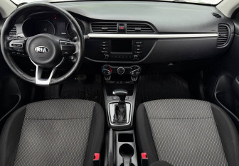 Подержанный автомобиль Kia Rio Hatchback 2018 года (11 фото)