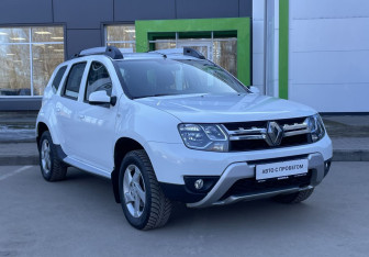 Подержанный автомобиль Renault Duster 2017 года (3 фото)