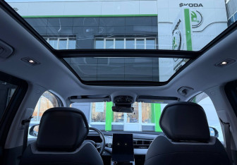 Подержанный автомобиль Geely Atlas 2023 года (18 фото)