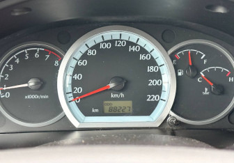 Подержанный автомобиль Daewoo Gentra Sedan 2013 года (12 фото)