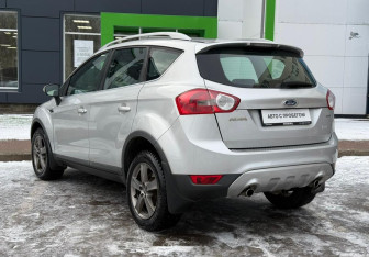 Подержанный автомобиль Ford Kuga 2009 года (7 фото)