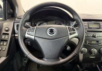 Подержанный автомобиль SsangYong Actyon 2011 года (15 фото)