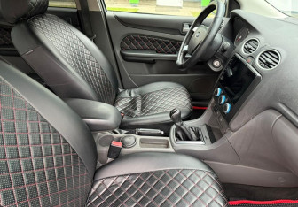 Подержанный автомобиль Ford Focus Sedan 2007 года (10 фото)