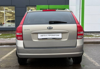 Подержанный автомобиль Kia Ceed Wagon 2010 года (6 фото)