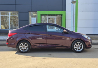 Подержанный автомобиль Hyundai Solaris Sedan 2011 года (4 фото)