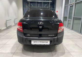 Подержанный автомобиль LADA (ВАЗ) Granta Sedan 2013 года (6 фото)