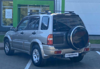Подержанный автомобиль Suzuki Grand Vitara 2003 года (4 фото)