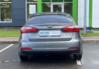 Подержанный автомобиль Kia Cerato Sedan 2014 года (6 фото)