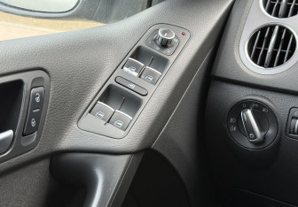 Подержанный автомобиль Volkswagen Tiguan 2011 года (15 фото)