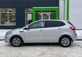 Подержанный автомобиль Kia Rio Hatchback 2013 года (8 фото)