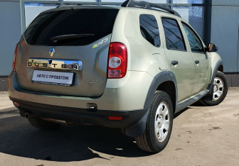 Подержанный автомобиль Renault Duster 2012 года (5 фото)
